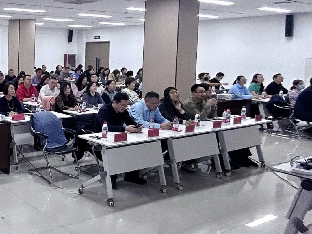 內(nèi)蒙古證券期貨業(yè)協(xié)會(huì)成功舉辦金融機(jī)構(gòu)反洗錢(qián)與投訴處理專(zhuān)題培訓(xùn)班